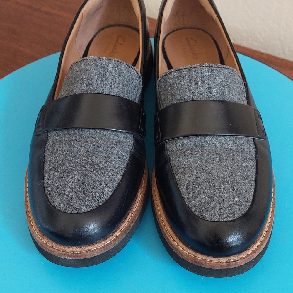 Clarks Glick Avalee Womans Black and Gray Loafers